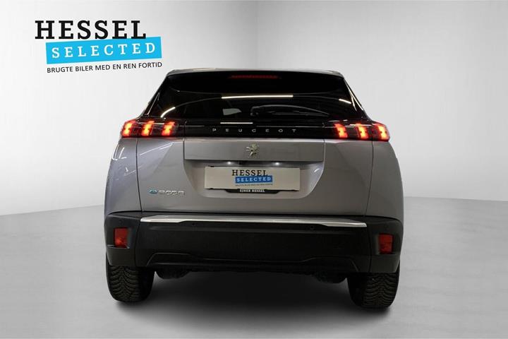 Grå Peugeot e-2008 fra 2023