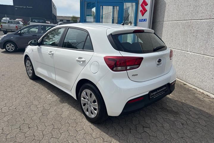 Hvid Kia Rio fra 2018
