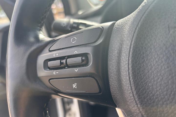 Hvid Kia Rio fra 2018