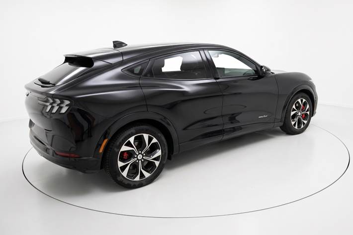 Sort Ford Mustang Mach-E fra 2023
