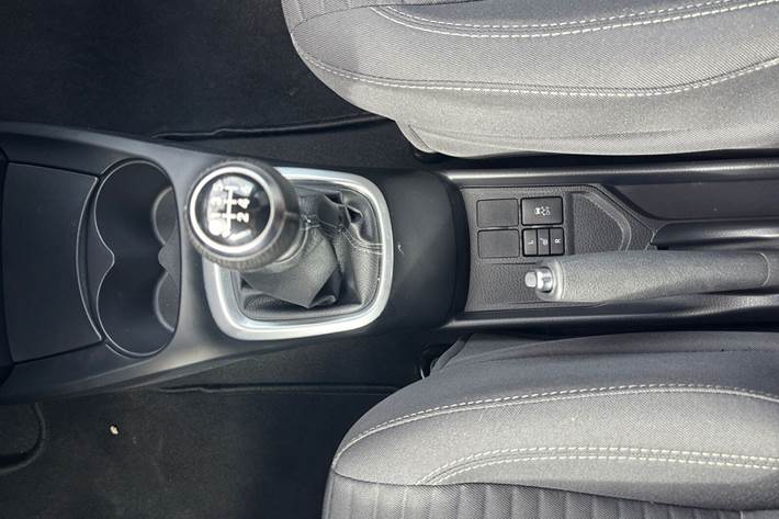 Grå Toyota Yaris fra 2018