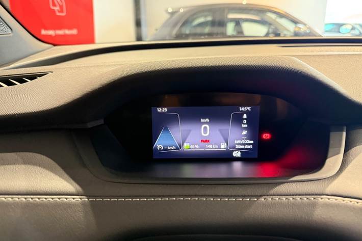 Grå Skoda Enyaq fra 2023
