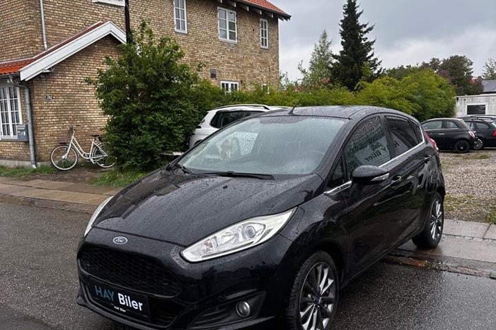 Sort Ford Fiesta fra 2014