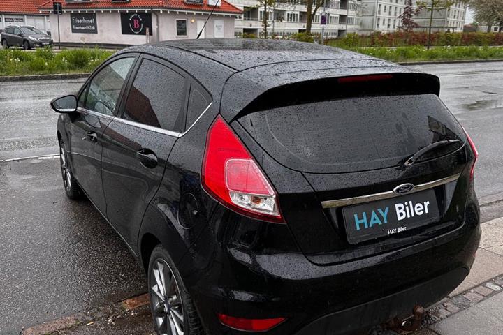Sort Ford Fiesta fra 2014