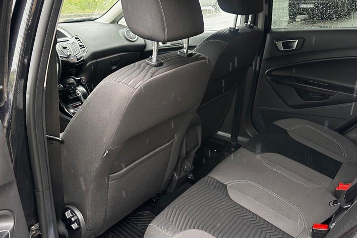 Sort Ford Fiesta fra 2014