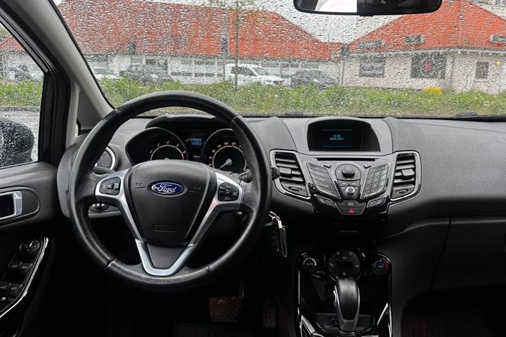 Sort Ford Fiesta fra 2014