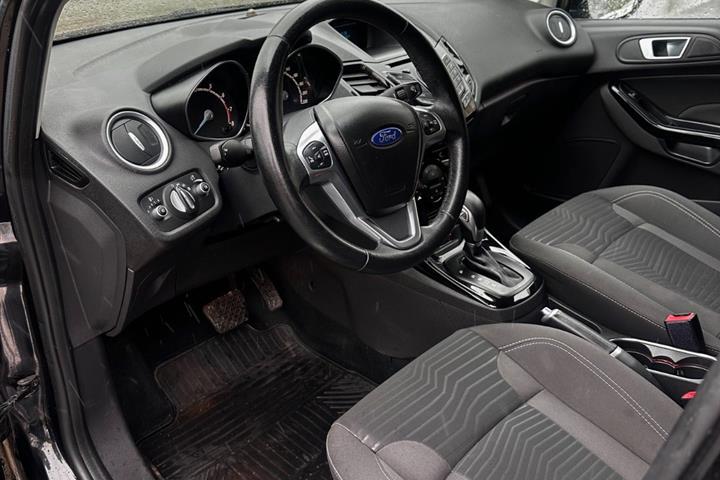 Sort Ford Fiesta fra 2014