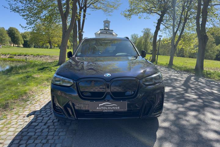 Sort BMW iX3 fra 2022