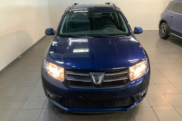 Blå Dacia Logan fra 2016