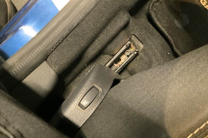 Blå Dacia Logan fra 2016