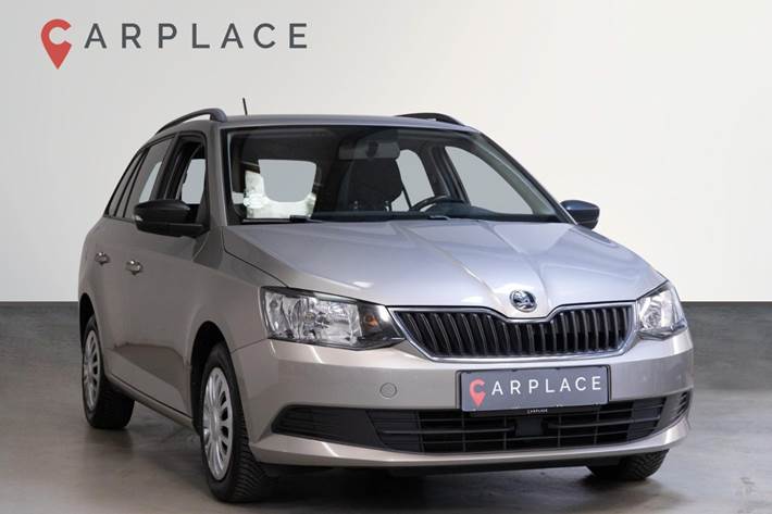 Beige Skoda Fabia fra 2018