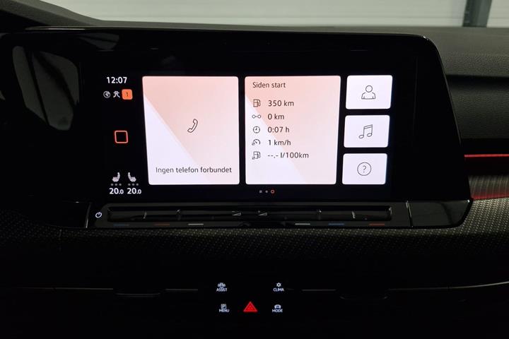 Grå VW Golf VIII fra 2022