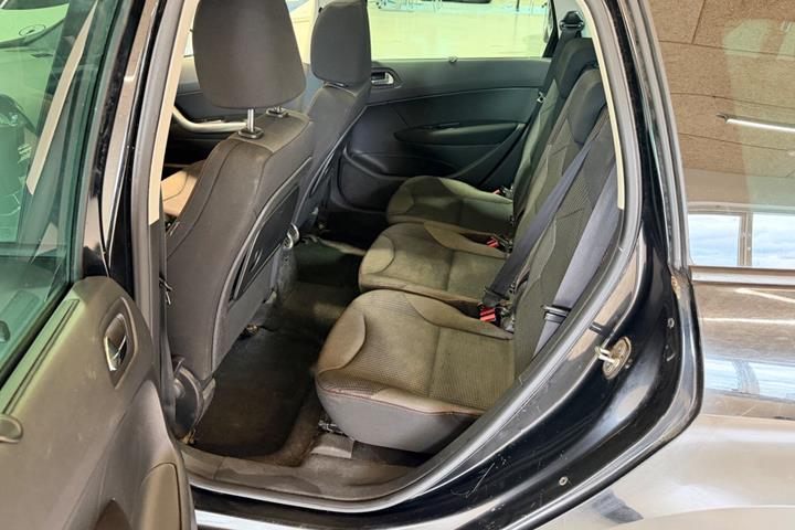 Sort Peugeot 308 fra 2012