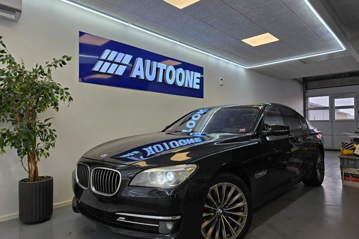 Sort BMW 740d fra 2014