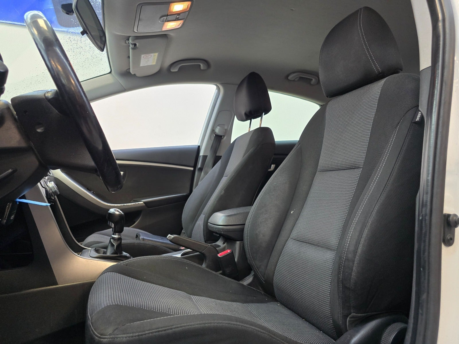 Hvid Hyundai i30 fra 2014