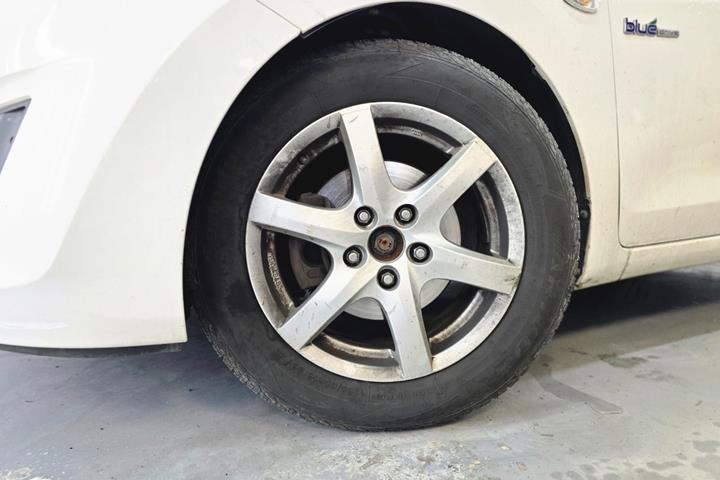 Hvid Hyundai i30 fra 2014