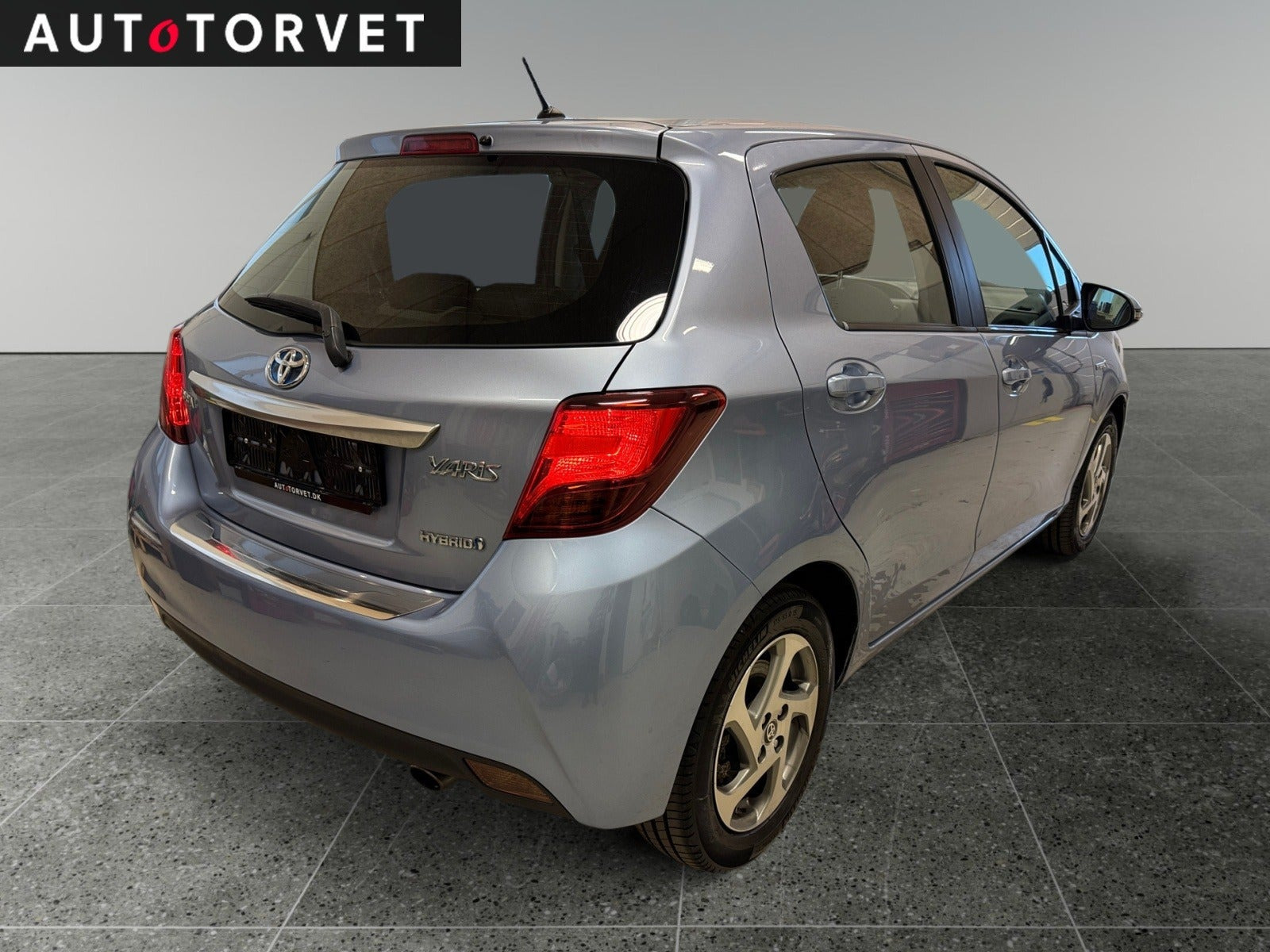 Blå Toyota Yaris fra 2015