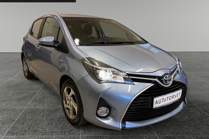 Blå Toyota Yaris fra 2015