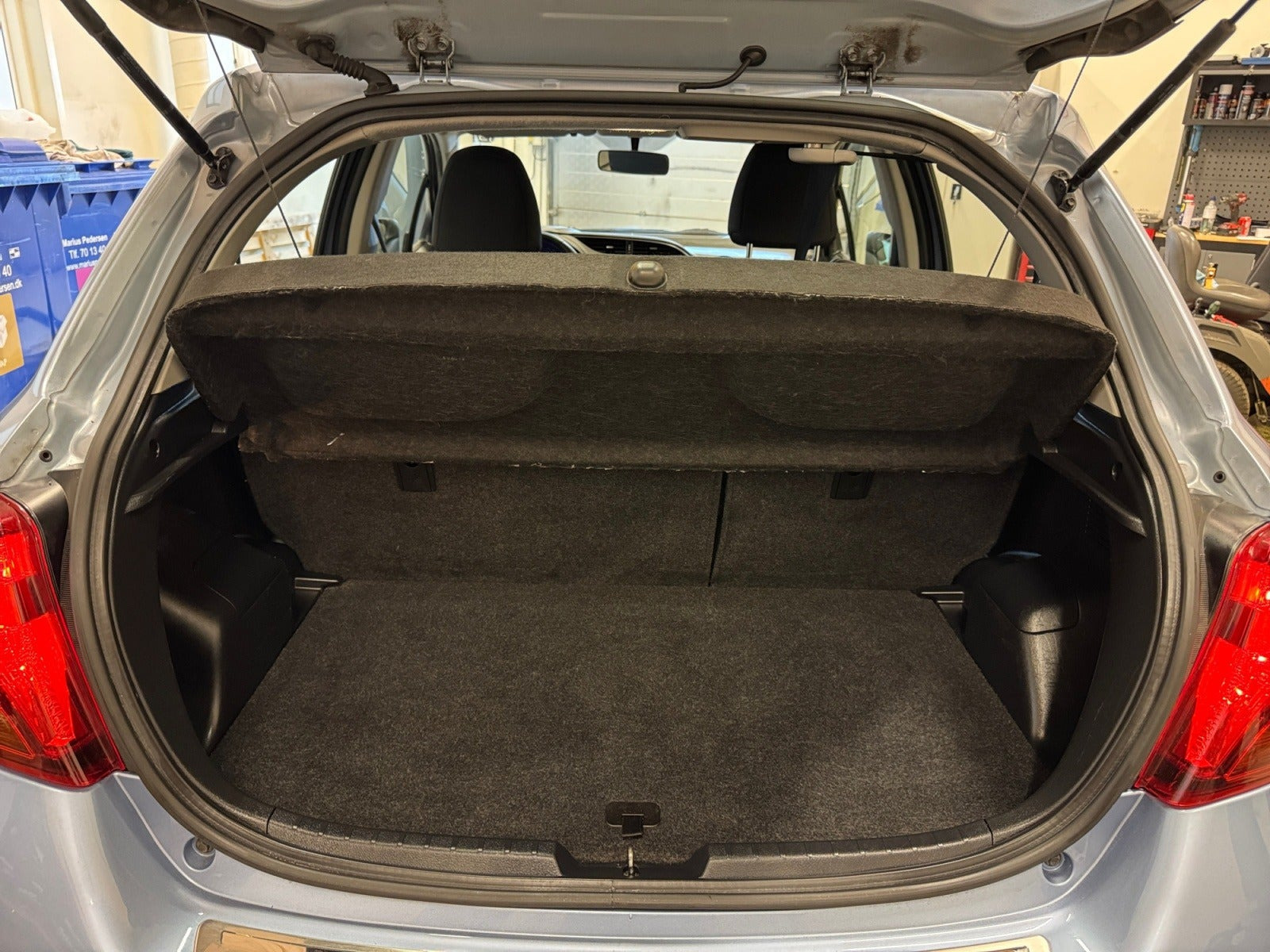 Blå Toyota Yaris fra 2015