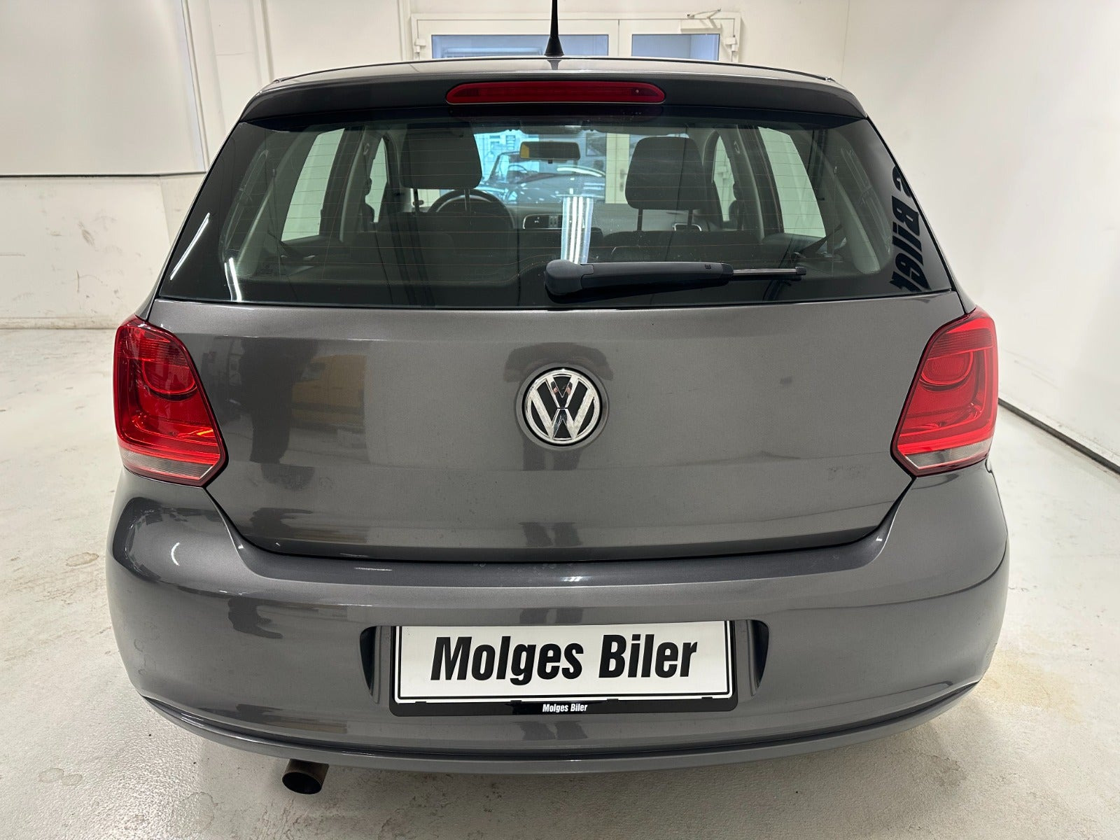 Grå VW Polo fra 2010