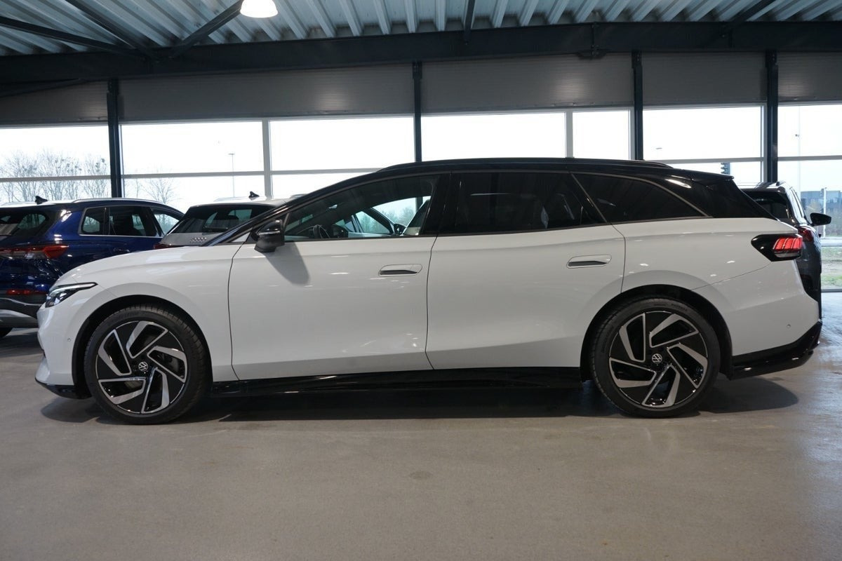 Hvid VW ID.7 fra 2025