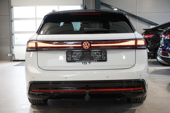 Hvid VW ID.7 fra 2025