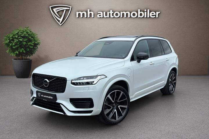 Hvid Volvo XC90 fra 2023 set udefra