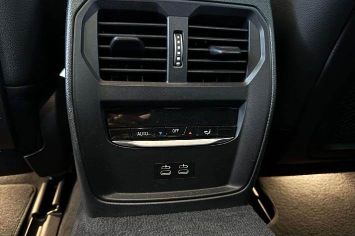 Hvid BMW i4 fra 2023