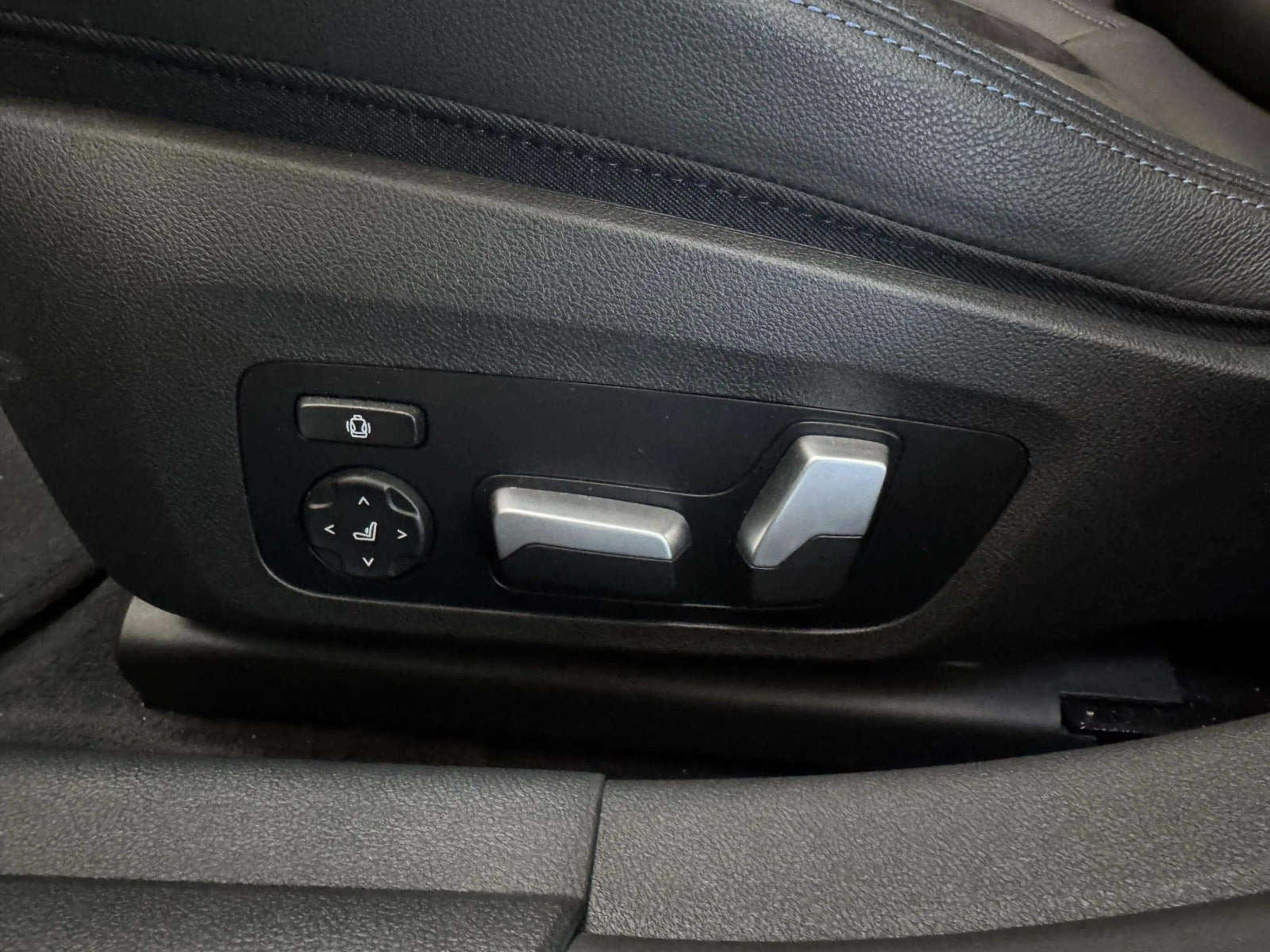 Hvid BMW i4 fra 2023