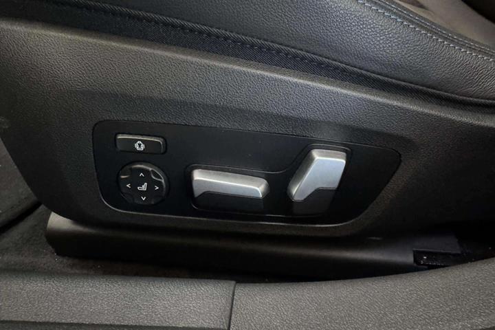 Hvid BMW i4 fra 2023