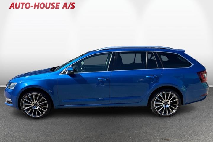 Blå Skoda Octavia fra 2020