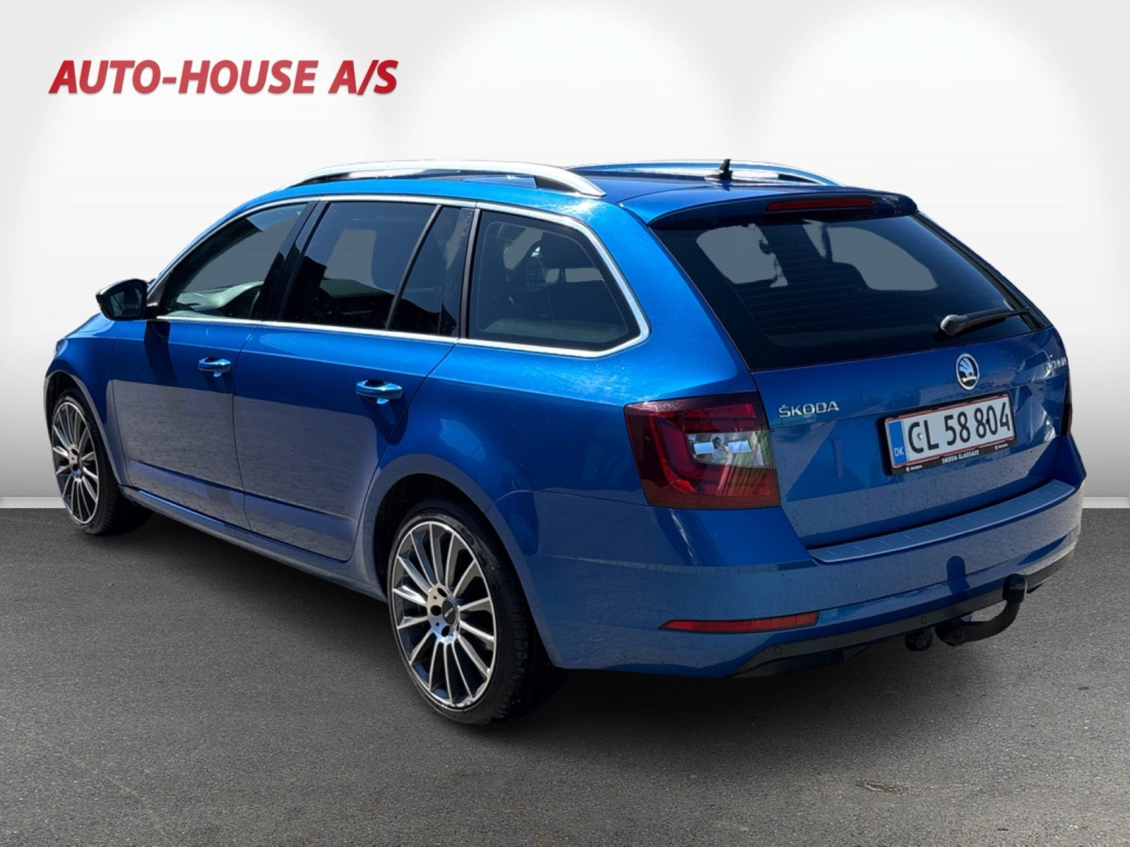Blå Skoda Octavia fra 2020