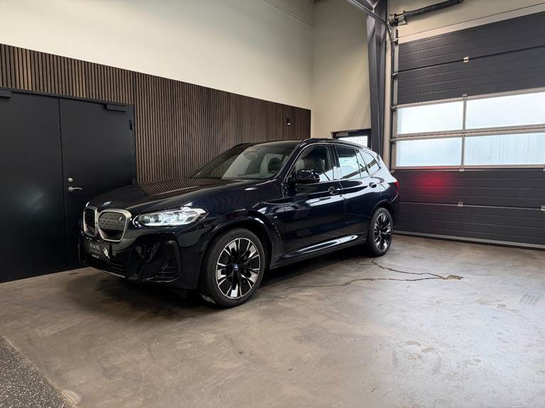 BMW iX3 Charged Plus M-Sport