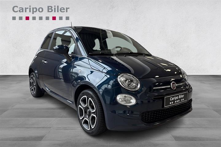 Blå Fiat 500 fra 2022 set udefra