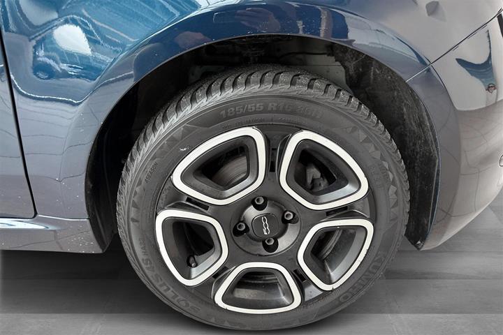 Blå Fiat 500 fra 2022