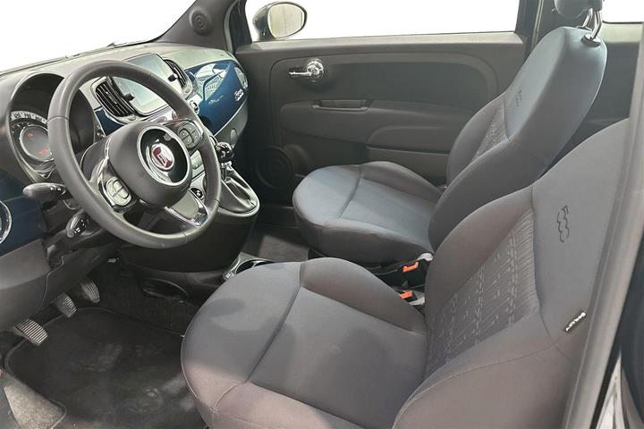 Blå Fiat 500 fra 2022