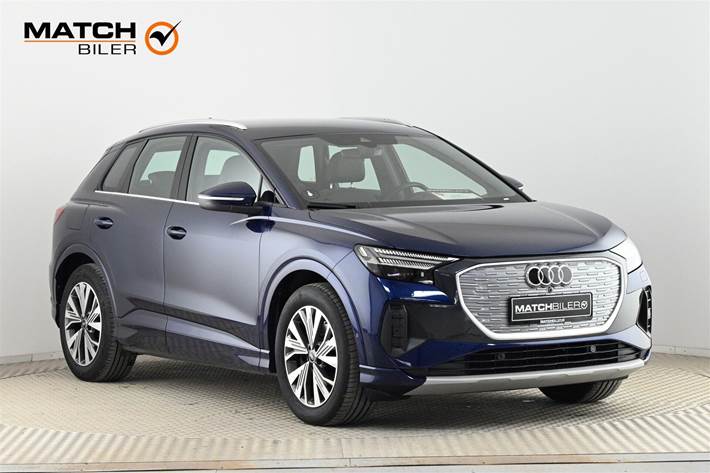 Blå Audi Q4 fra 2023