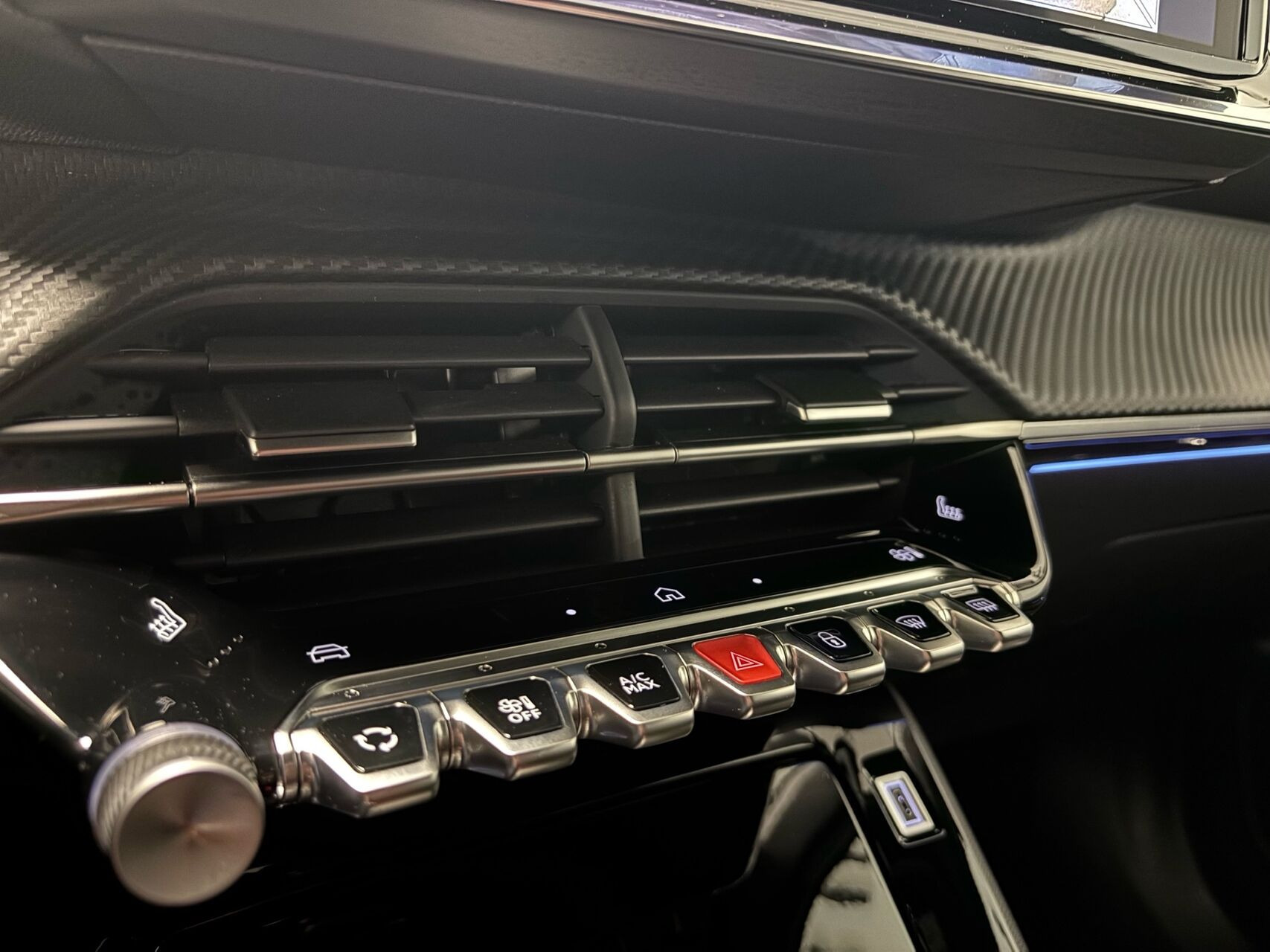 Sort Peugeot e-2008 fra 2026