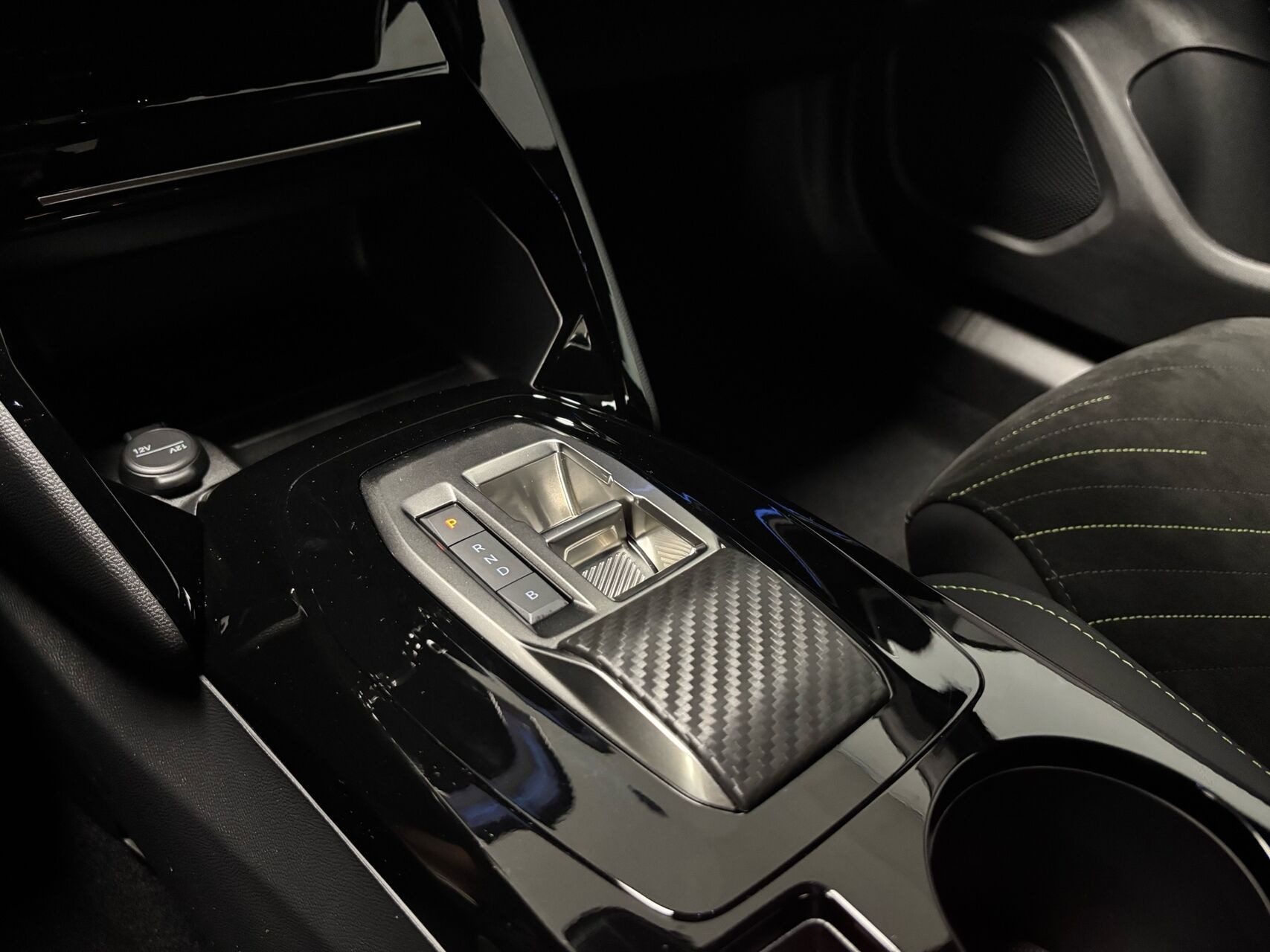 Sort Peugeot e-2008 fra 2026
