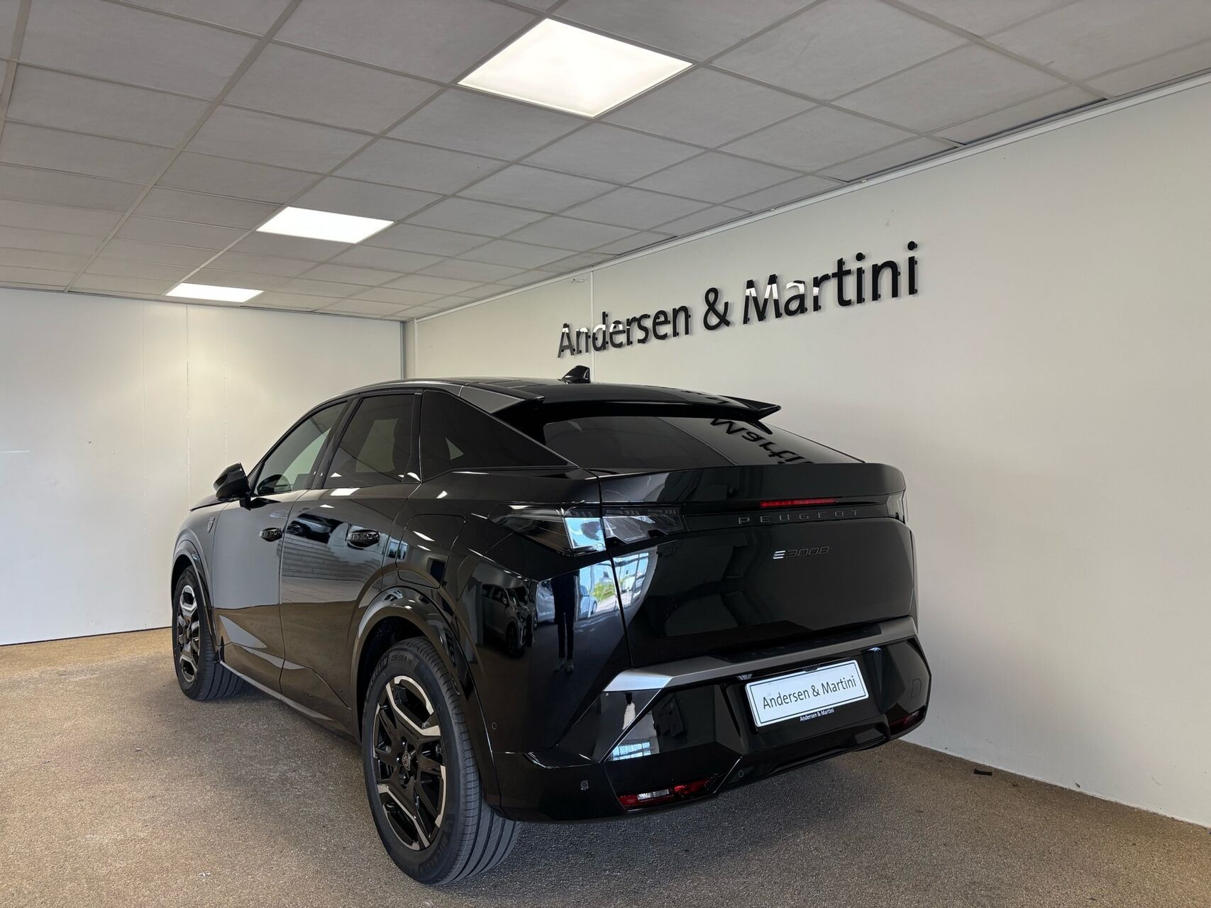 Sort Peugeot e-3008 fra 2026