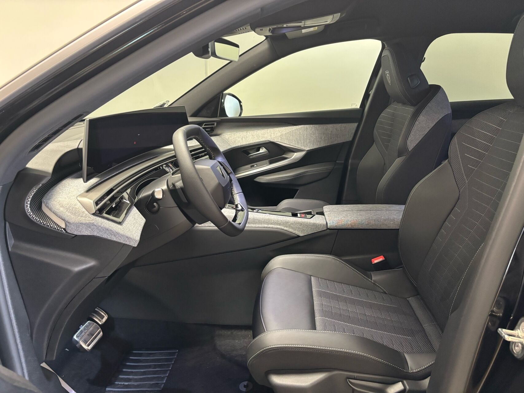 Sort Peugeot e-3008 fra 2026
