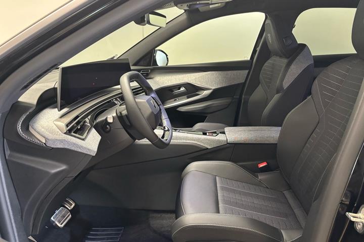 Sort Peugeot e-3008 fra 2026