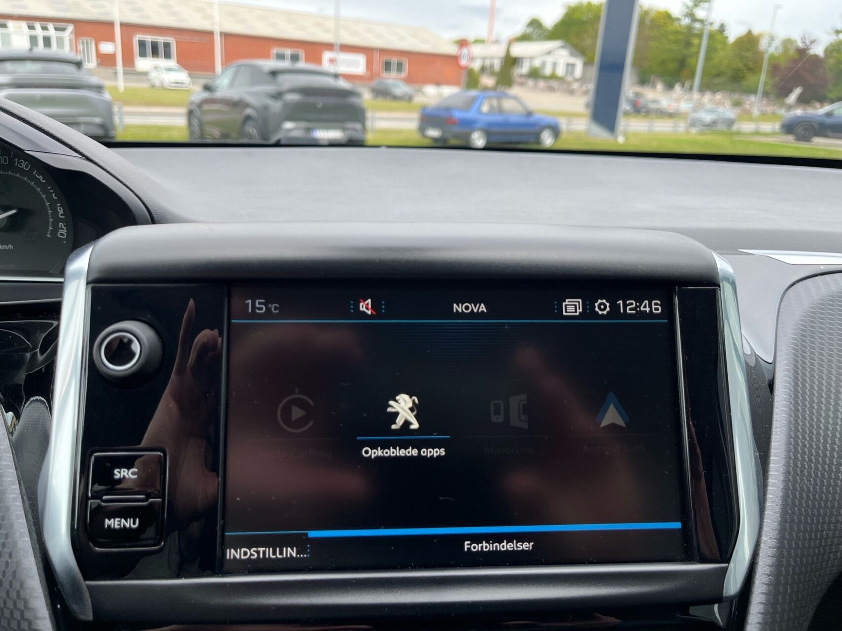 Grå Peugeot 208 fra 2019