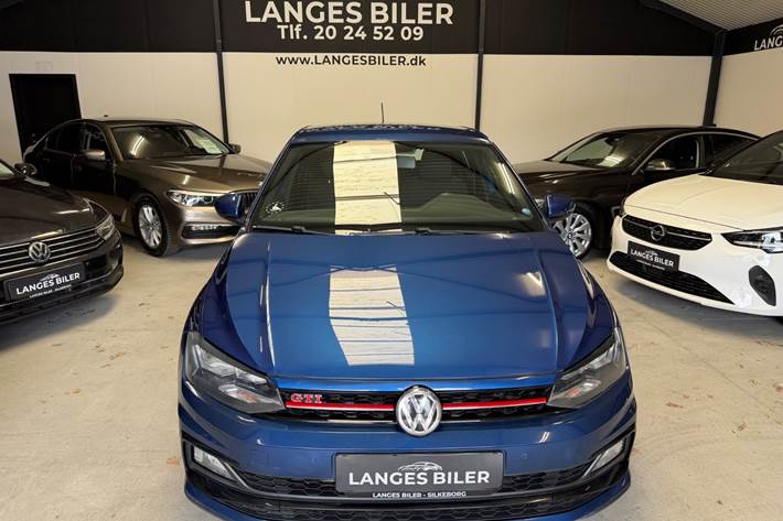 Blå VW Polo fra 2018