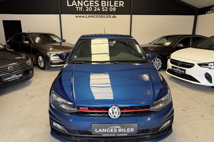 Blå VW Polo fra 2018