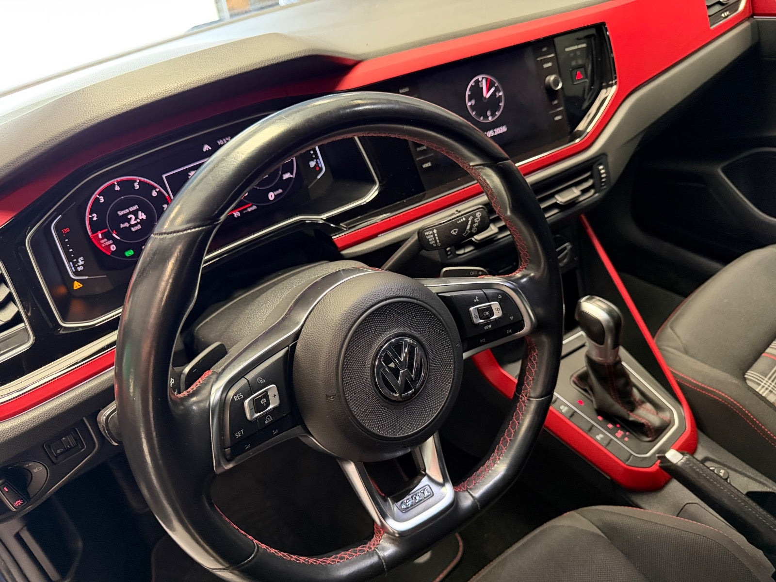 Blå VW Polo fra 2018
