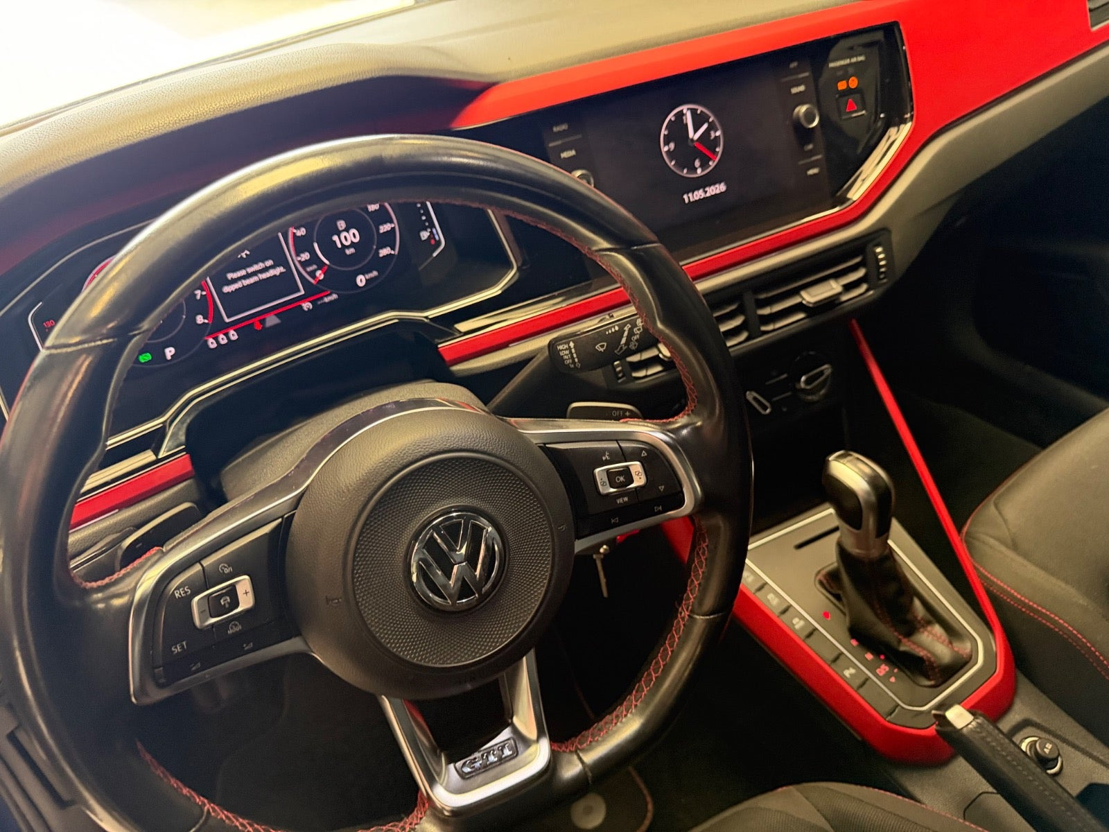 Blå VW Polo fra 2018