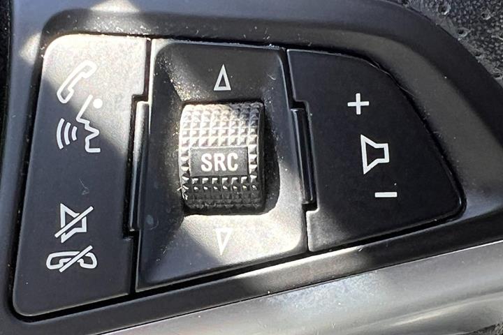 Grå Opel Astra fra 2012