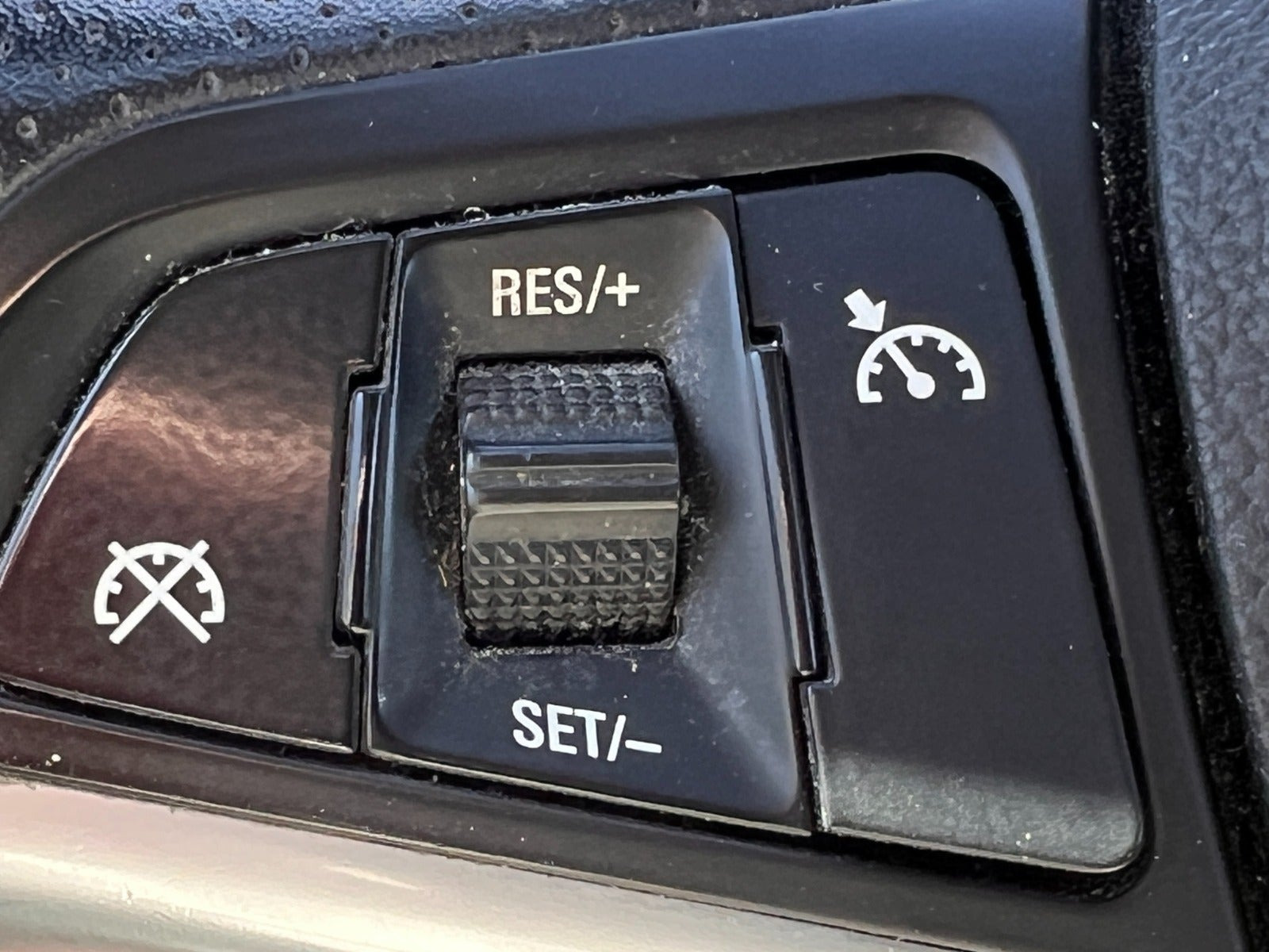 Grå Opel Astra fra 2012