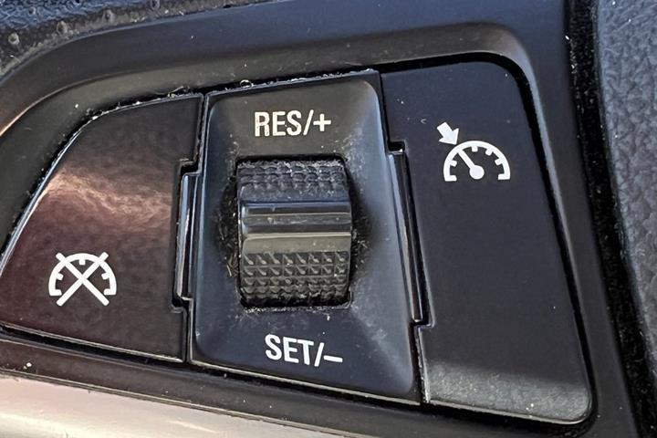Grå Opel Astra fra 2012